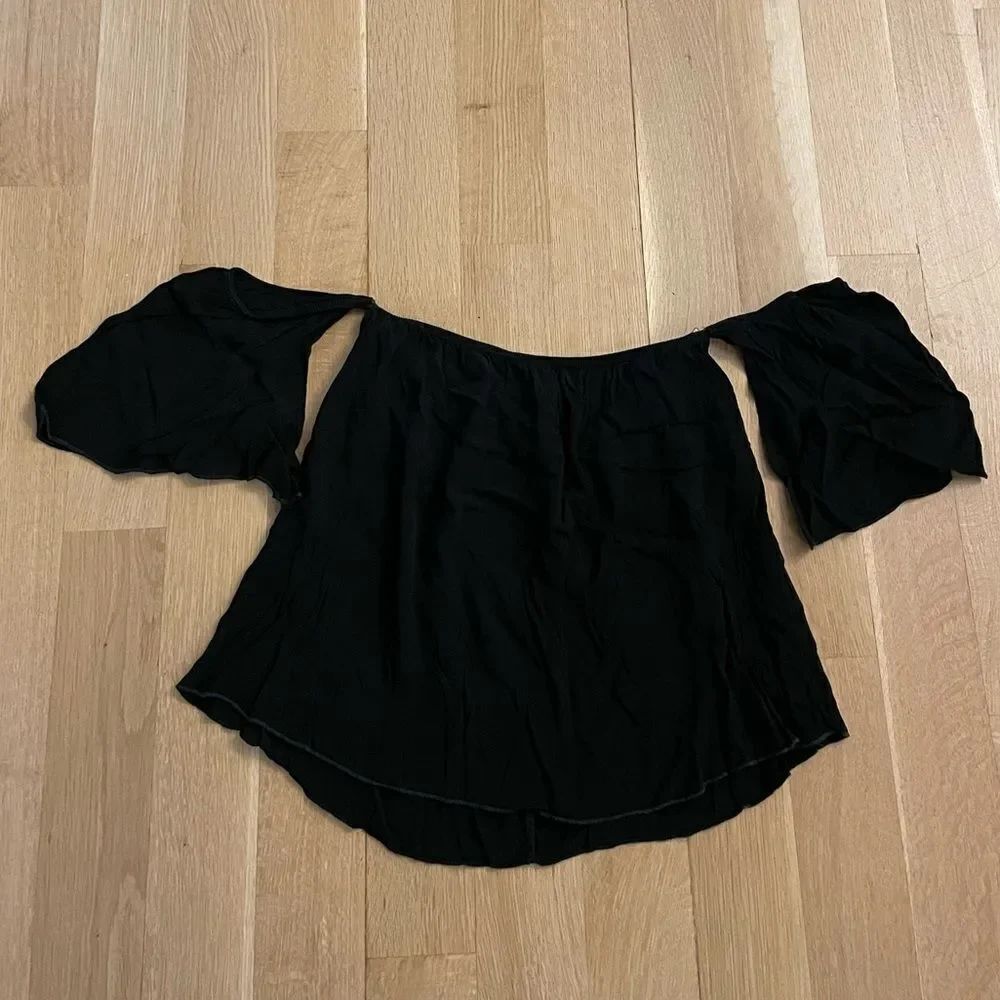 Off-the-shoulder black top from AEO